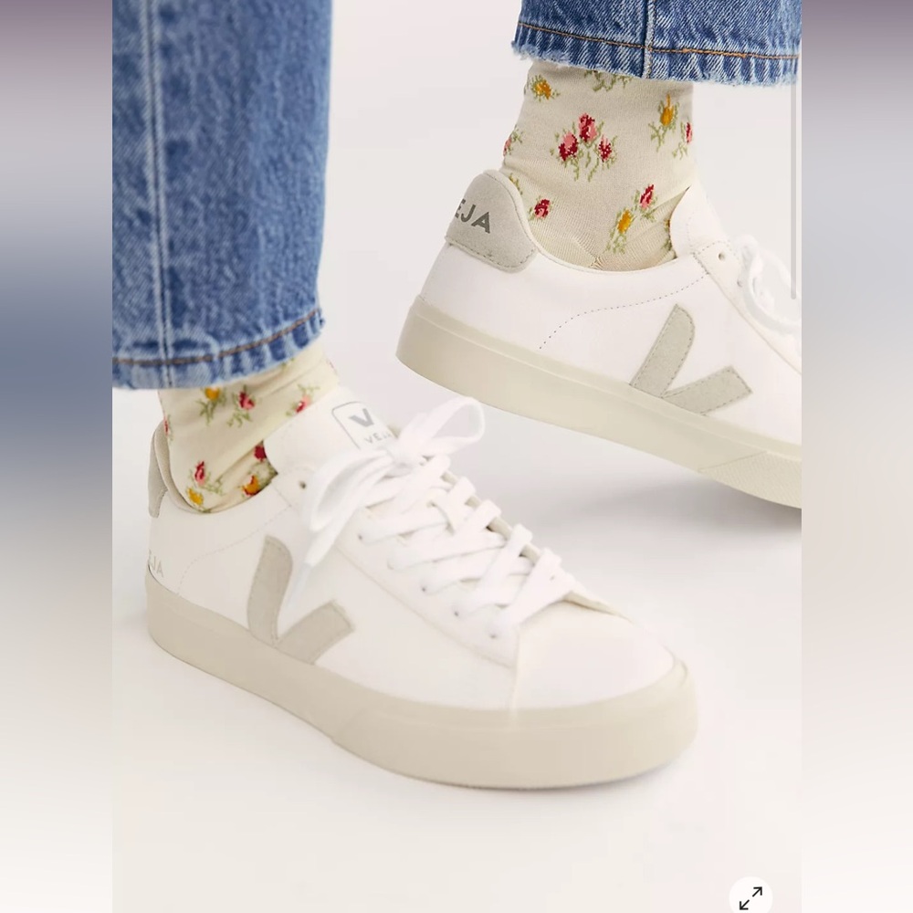 Veja Campo Sneakers in White/Natural